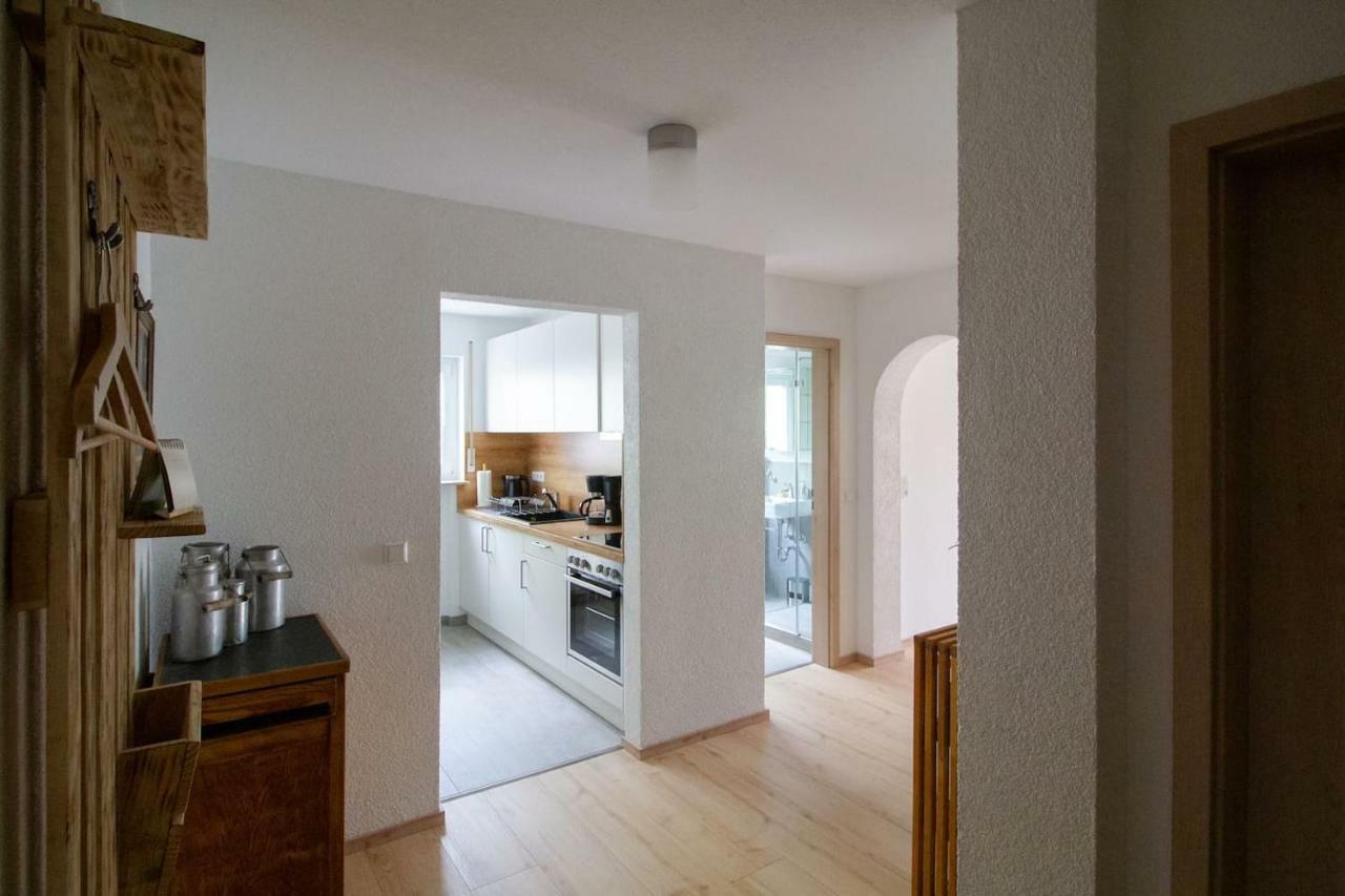 Schoene Und Helle Ferienwohnung In Pfaffenweiler Филлинген-Швеннинген Экстерьер фото